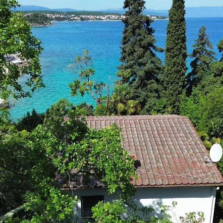 Holiday home The Red - Beachfront House With A Big, Charming Garden Malinska
